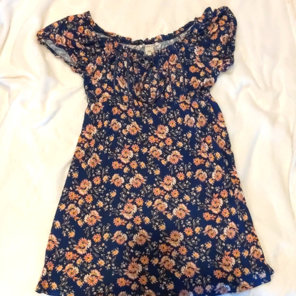 Juniors navy floral dress 100% rayon